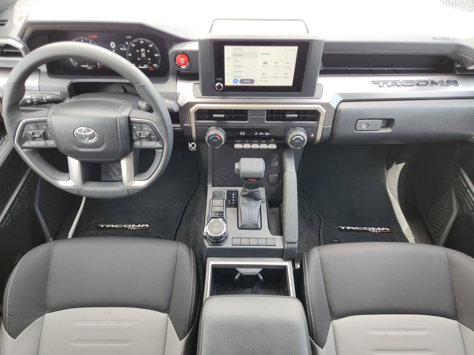 Used 2025 Toyota Tacoma TRD Sport AWD/4WD image 30