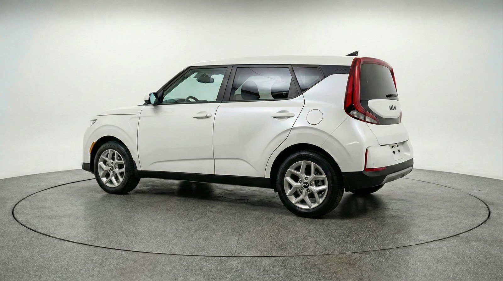 Used 2025 Kia Soul LX w/ LX Technology Package image 6