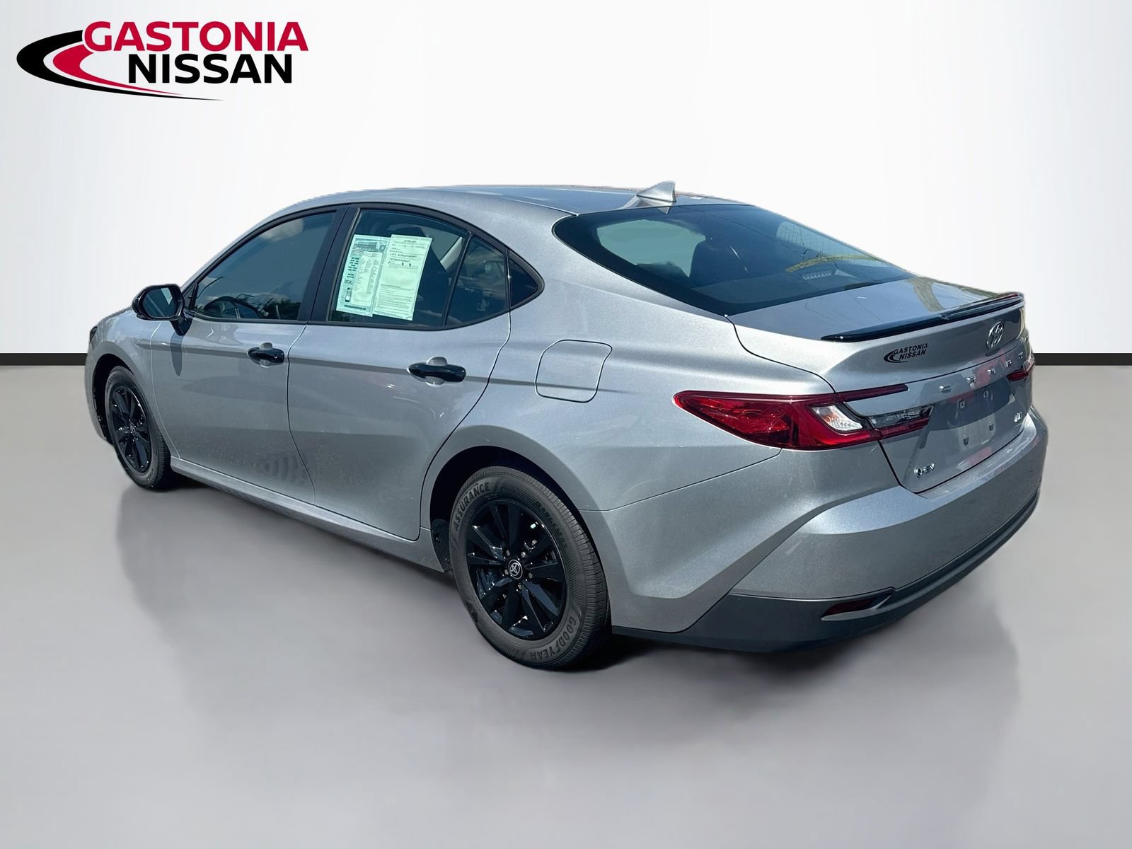 Used 2025 Toyota Camry LE FWD image 6