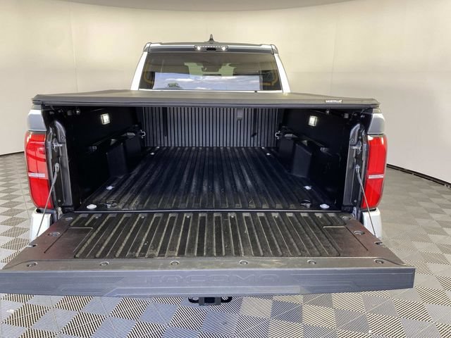 Used 2025 Toyota Tacoma TRD Sport AWD/4WD image 8