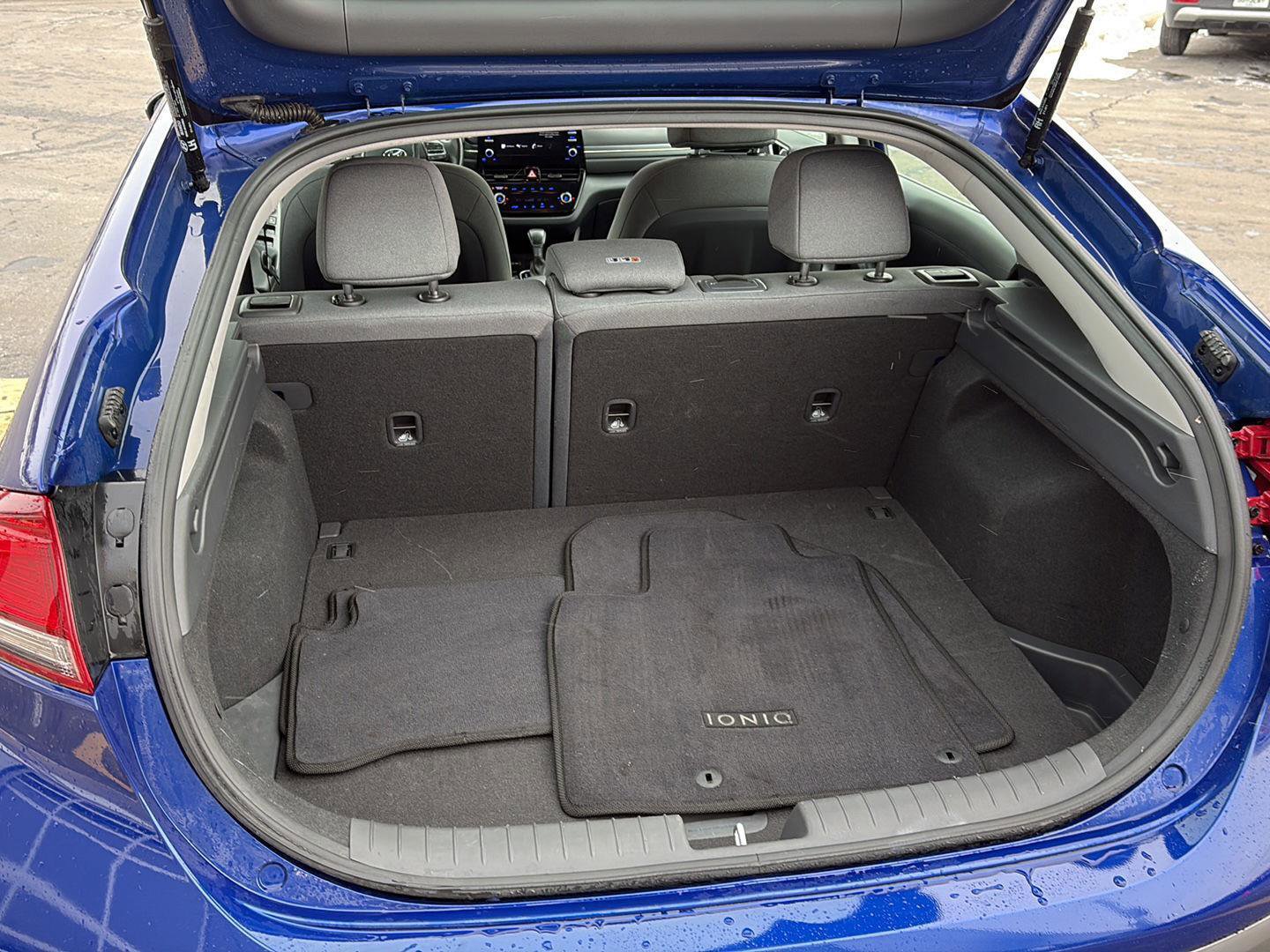 Used 2022 Hyundai Ioniq SE image 19