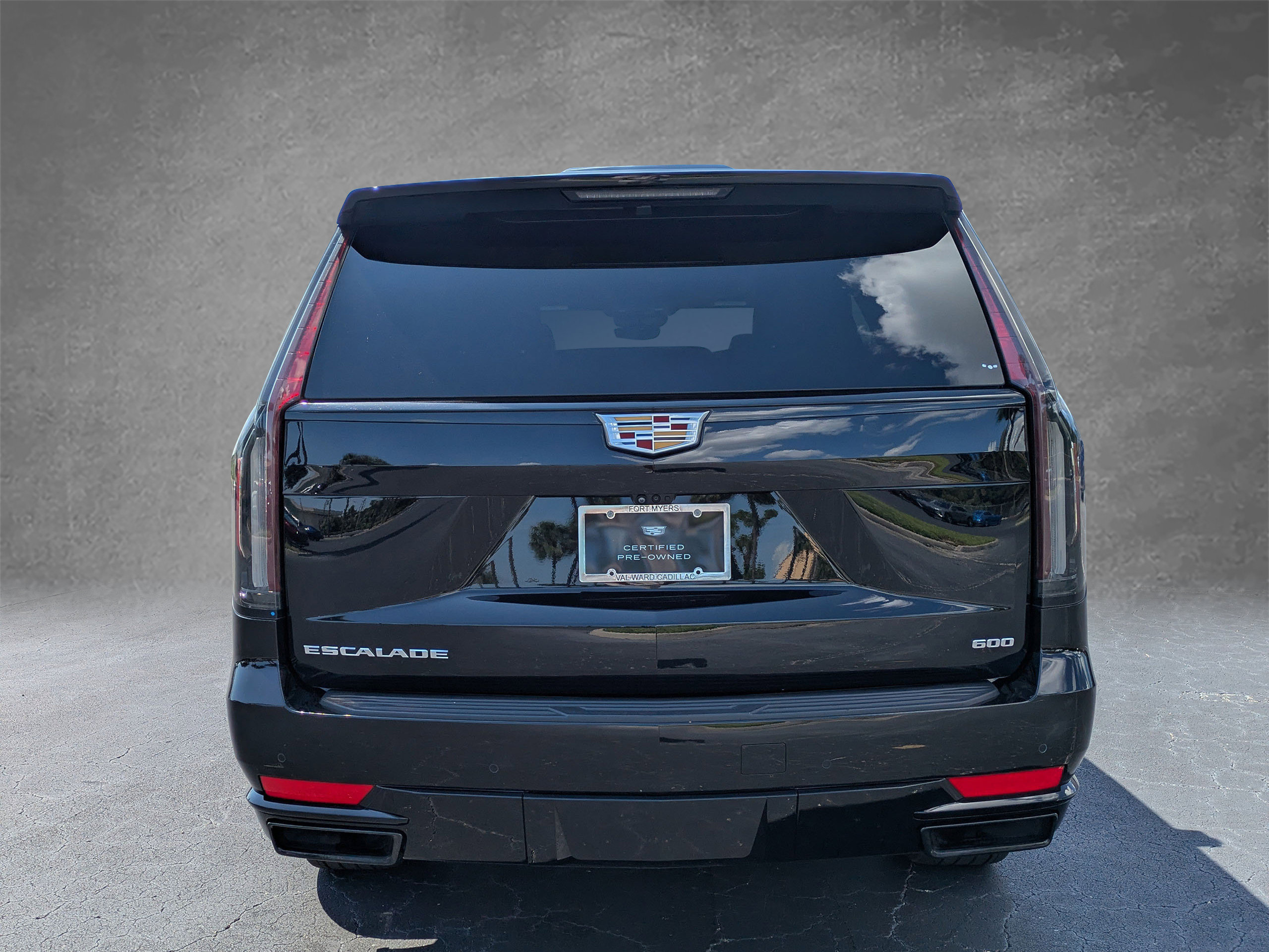 Certified 2024 Cadillac Escalade Sport AWD/4WD image 4
