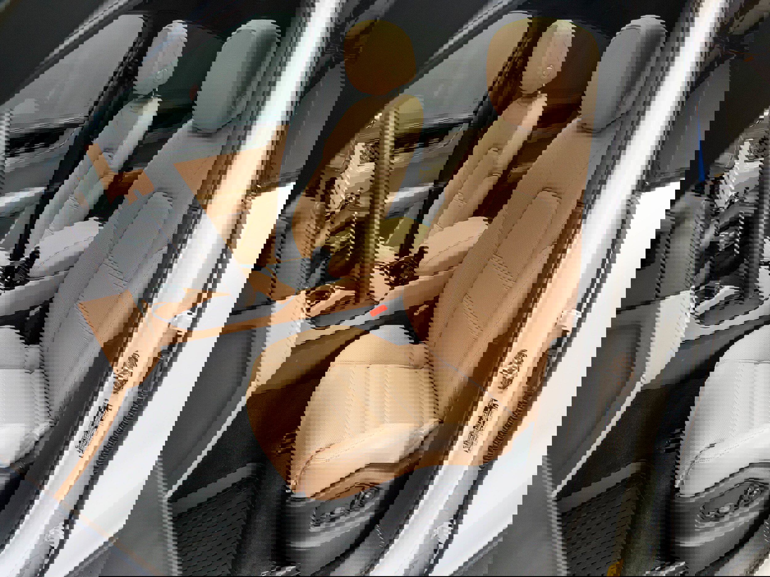 Certified 2024 Porsche Cayenne Coupe image 5