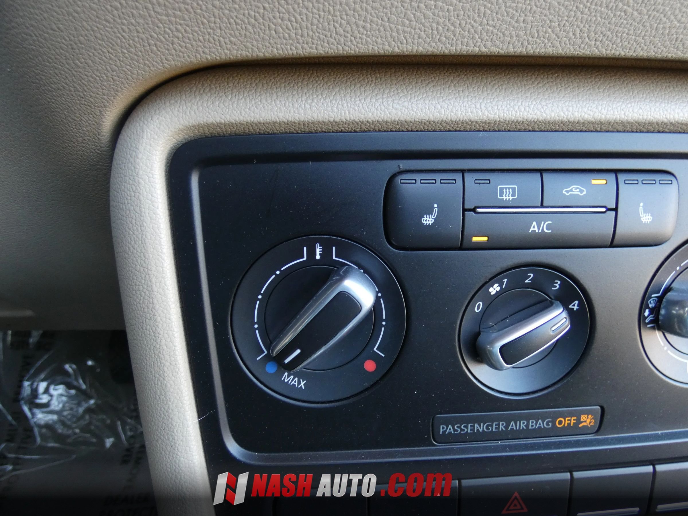 Used 2014 Volkswagen Beetle TDI FWD image 50