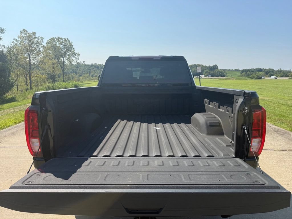 Used 2025 GMC Sierra 2500 SLE w/ SLE Value Package; AWD/4WD image 7