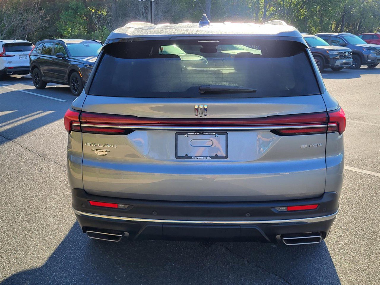 Used 2025 Buick Enclave Preferred image 3