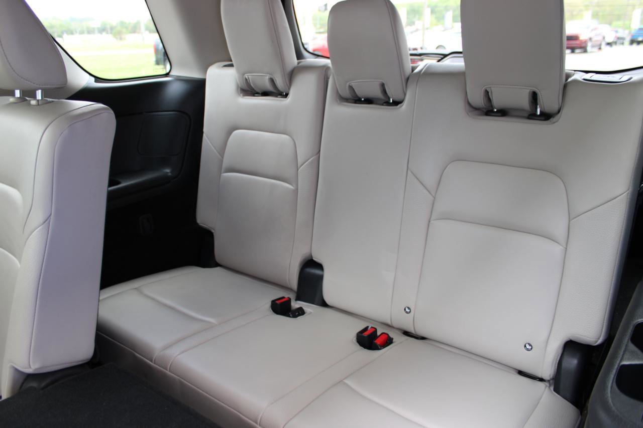 Used 2025 Nissan Pathfinder SL AWD/4WD image 41