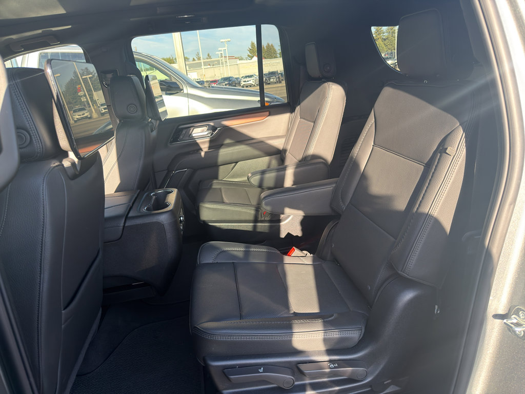 Used 2026 GMC Yukon XL Denali w/ Denali Reserve Package AWD/4WD image 9
