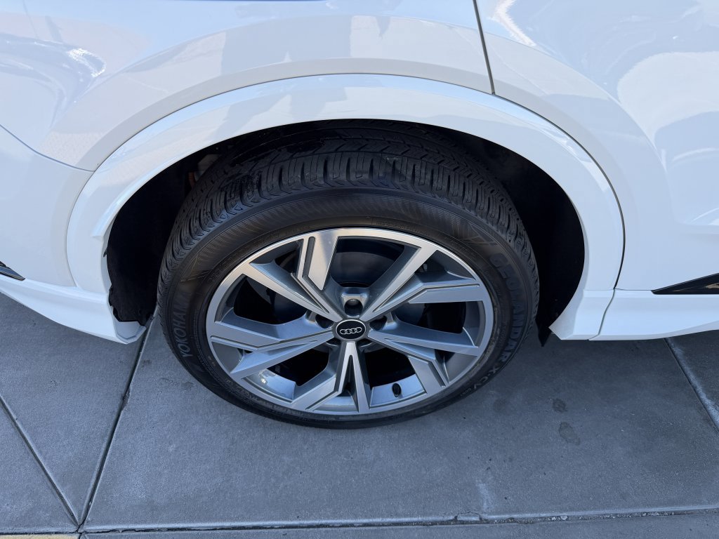 Used 2024 Audi Q4 e-tron Premium w/ Convenience Package image 15