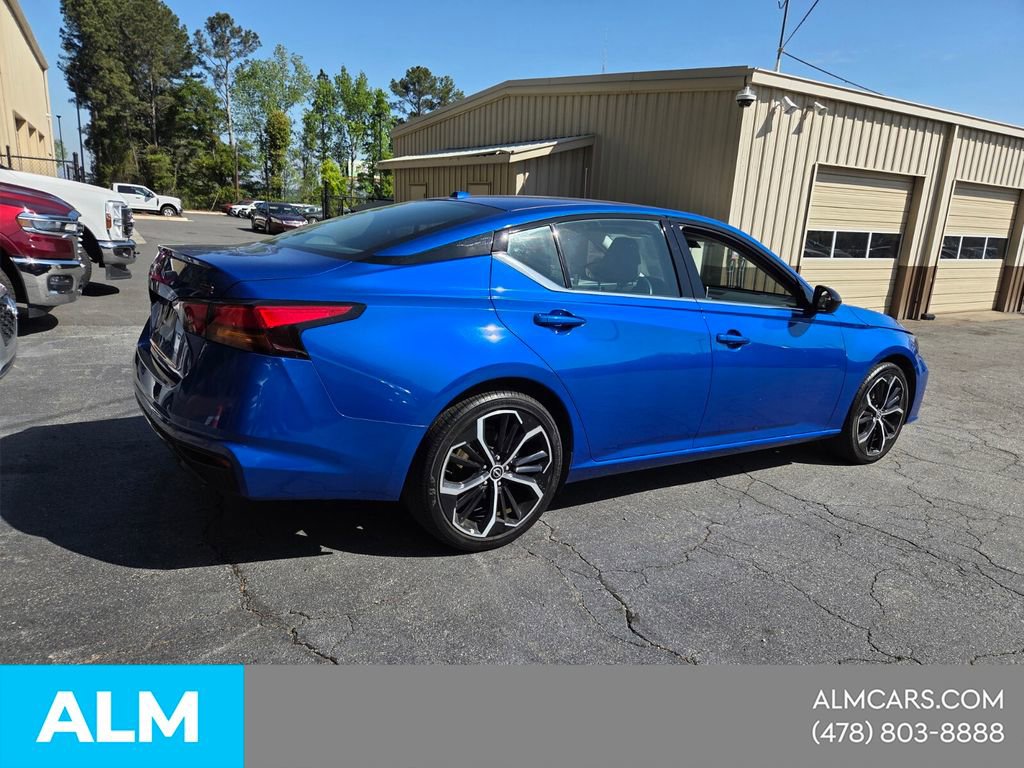 Used 2025 Nissan Altima 2.5 SR image 11