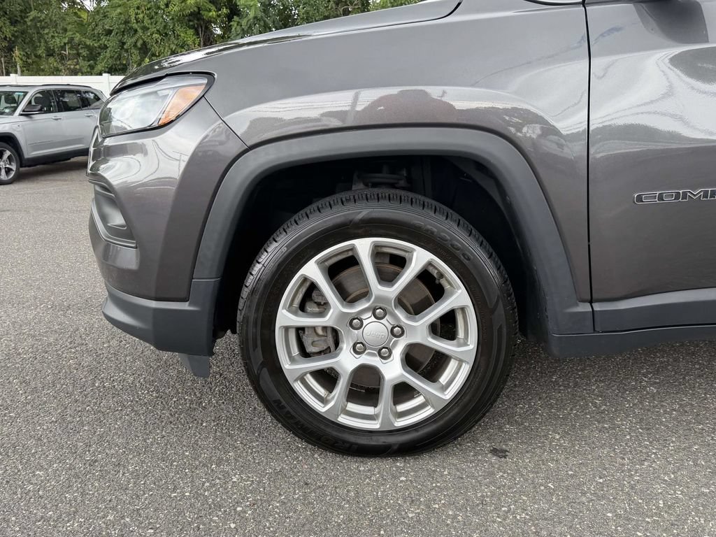 Used 2023 Jeep Compass Latitude AWD/4WD image 10