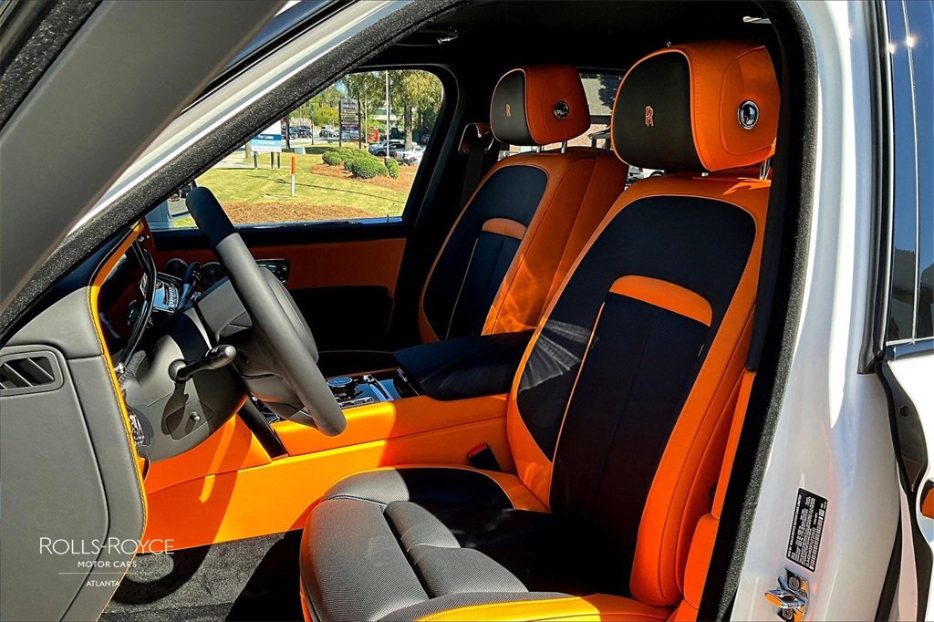 New 2026 Rolls-Royce Cullinan Black Badge image 9