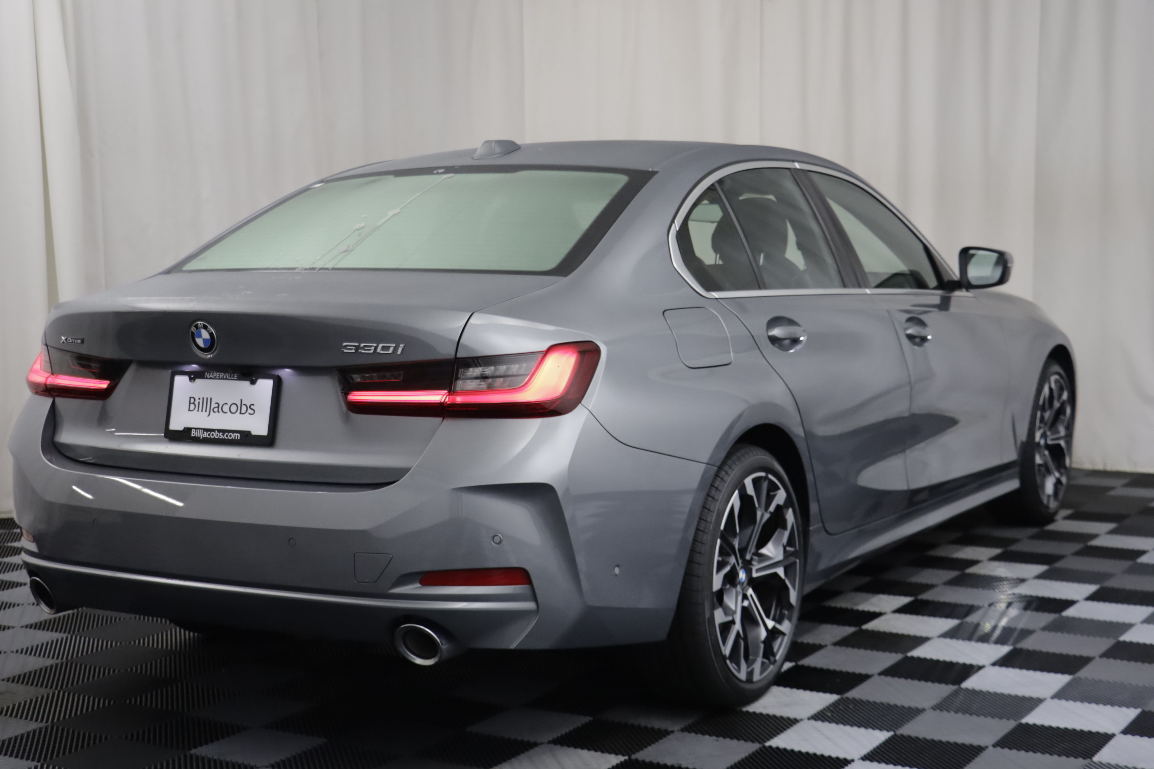 Used 2025 BMW 330i xDrive Sedan AWD/4WD image 16