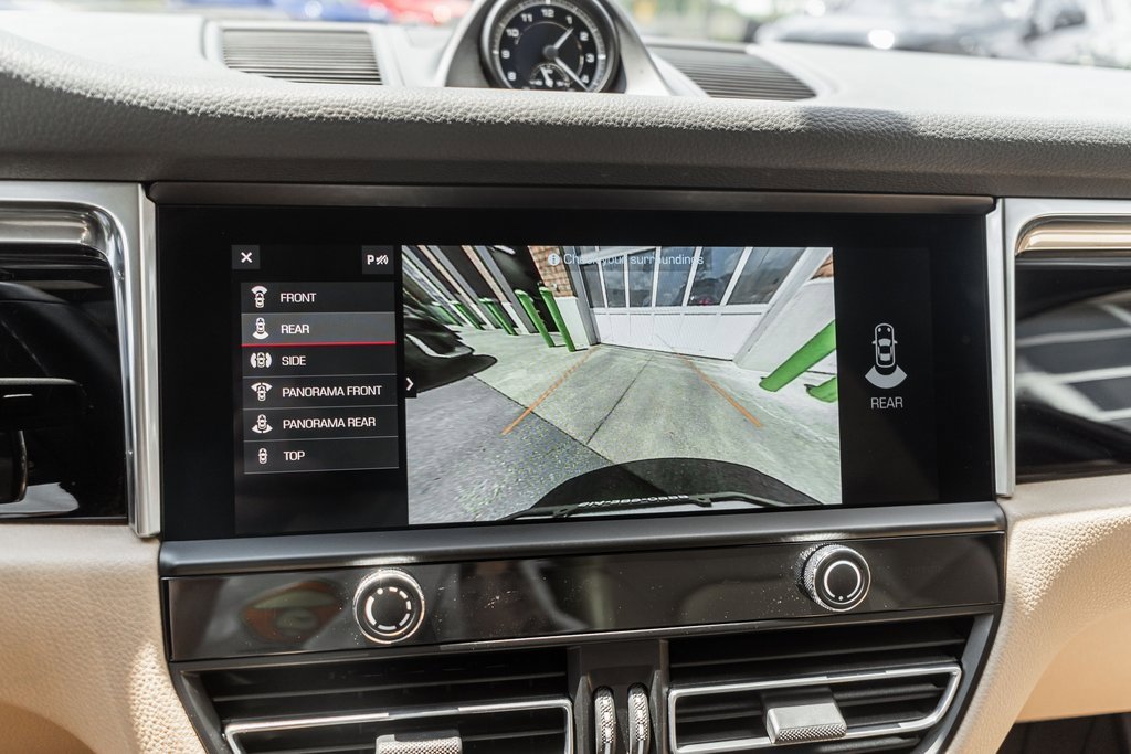 Used 2022 Porsche Macan image 10