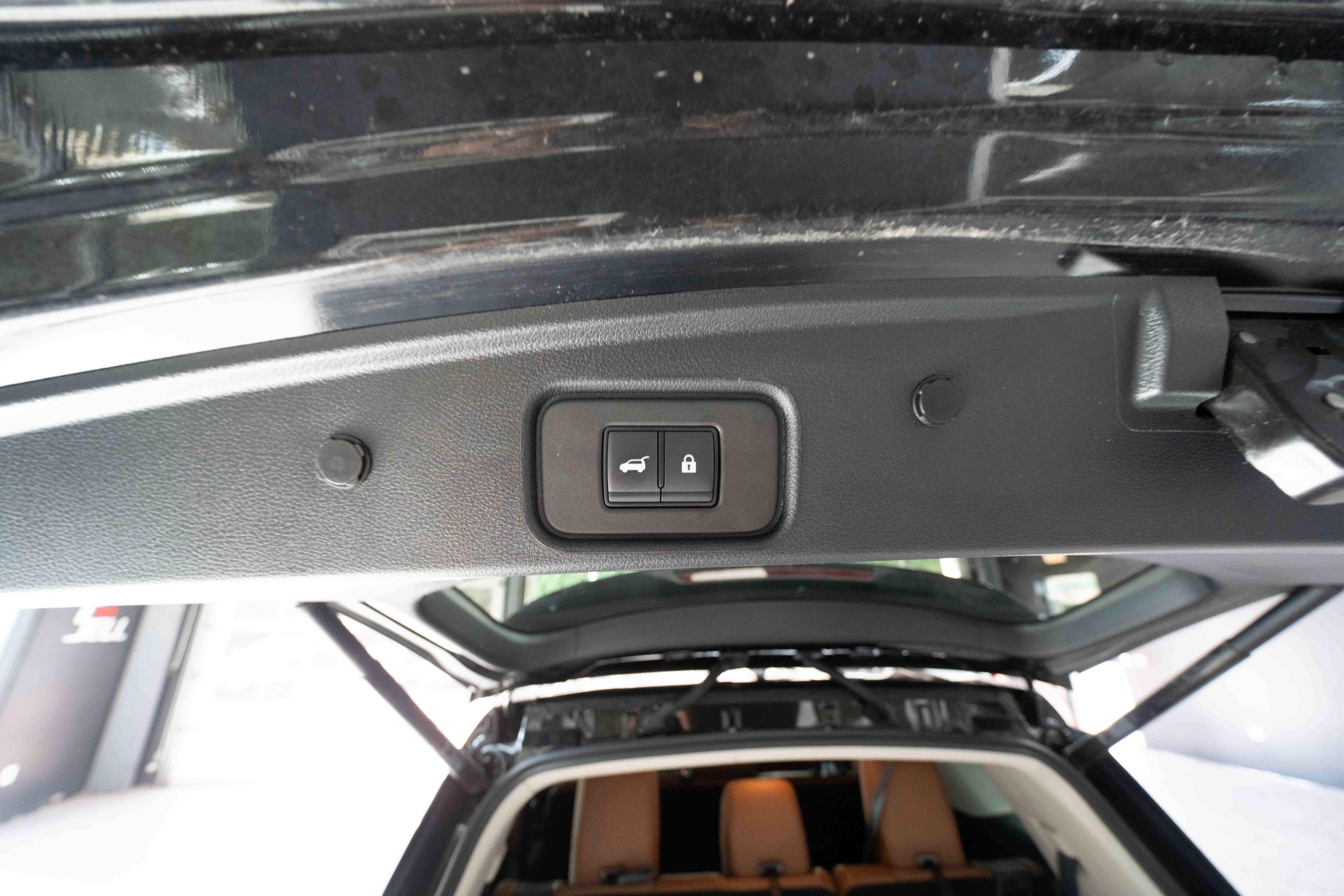 Used 2025 Nissan Pathfinder Platinum w/ Cargo Package AWD/4WD image 29