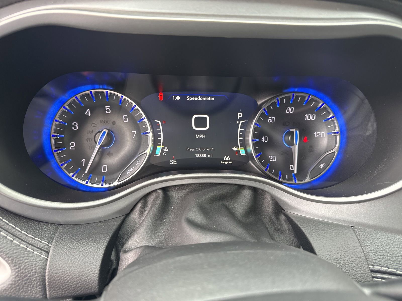 Used 2023 Chrysler Pacifica Touring-L w/ S Appearance Package image 22