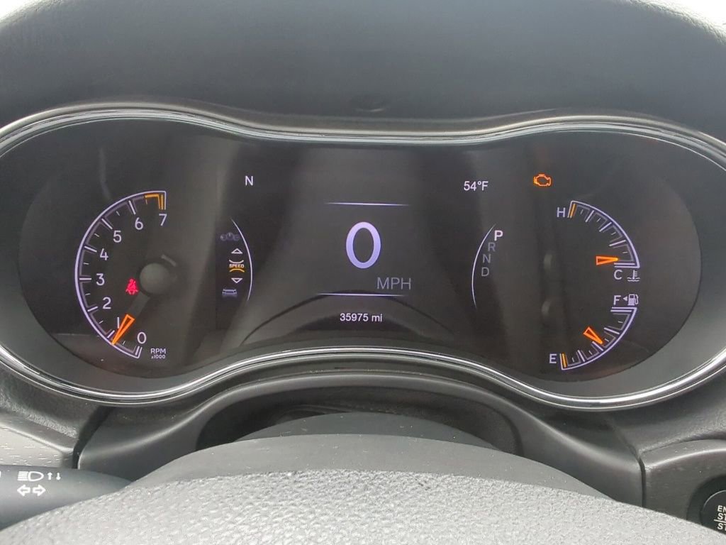 Used 2018 Jeep Grand Cherokee Laredo RWD image 32