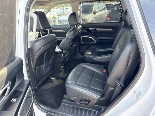 Used 2022 Kia Telluride EX w/ EX Premium Package AWD/4WD image 17