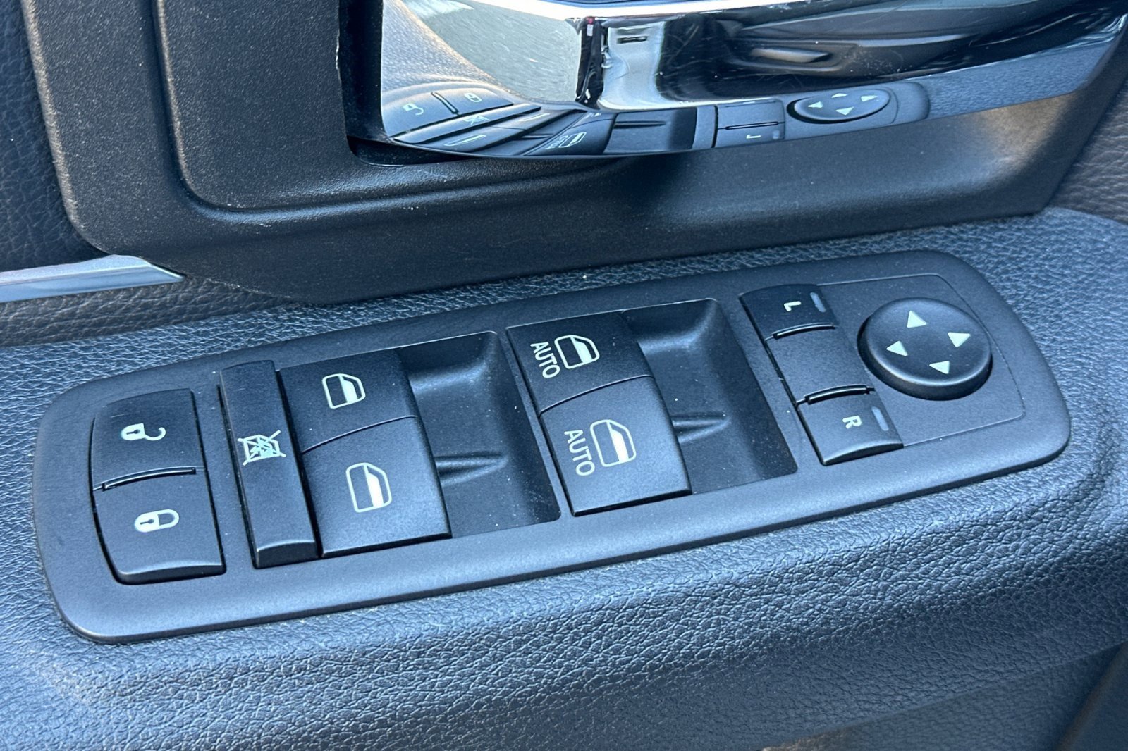 Used 2024 RAM 1500 Classic Warlock image 12