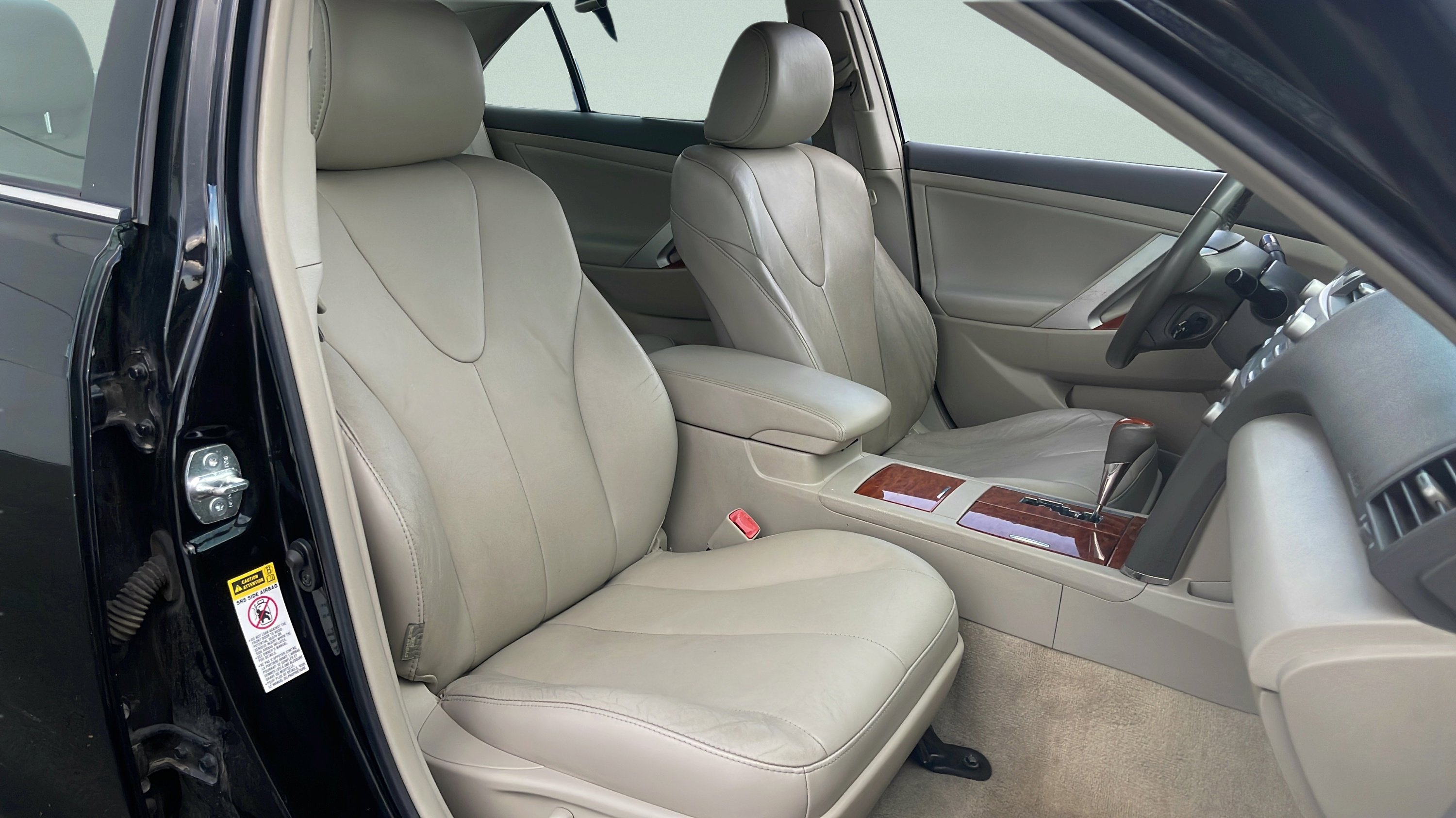 Used 2009 Toyota Camry XLE FWD image 25