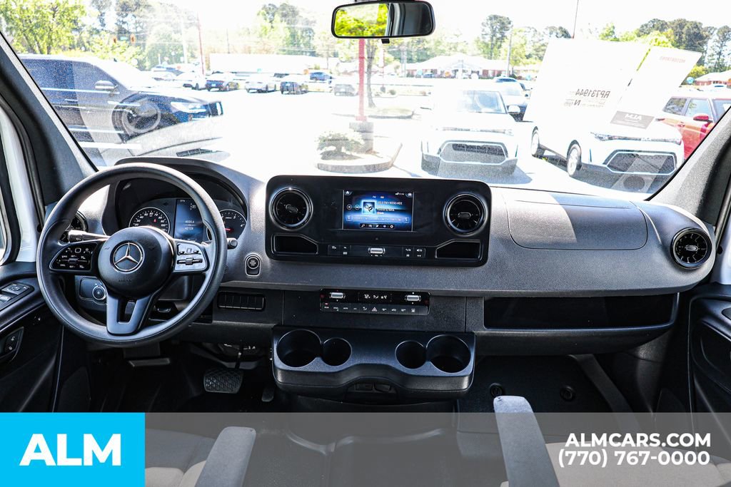 Used 2024 Mercedes-Benz Sprinter 2500 image 31