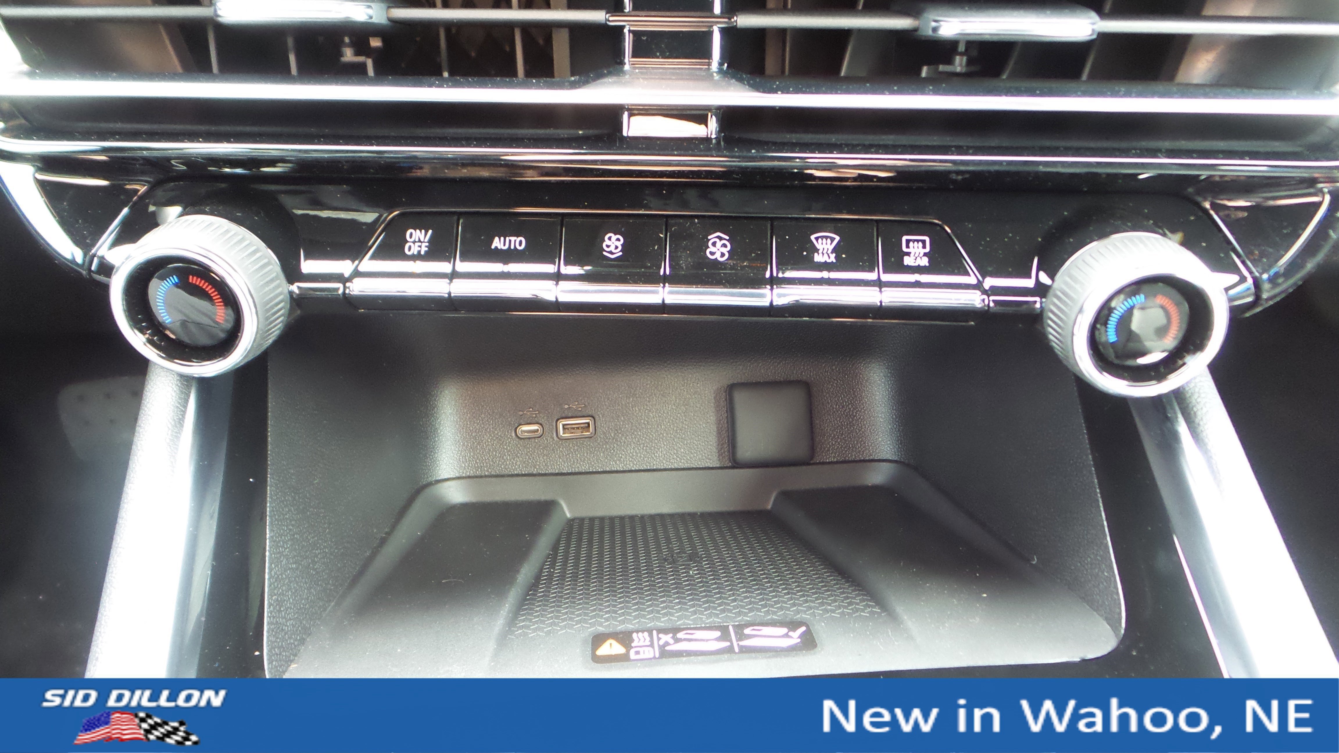 New 2026 Chevrolet Traverse LT w/ Sun and Wheel Package image 17