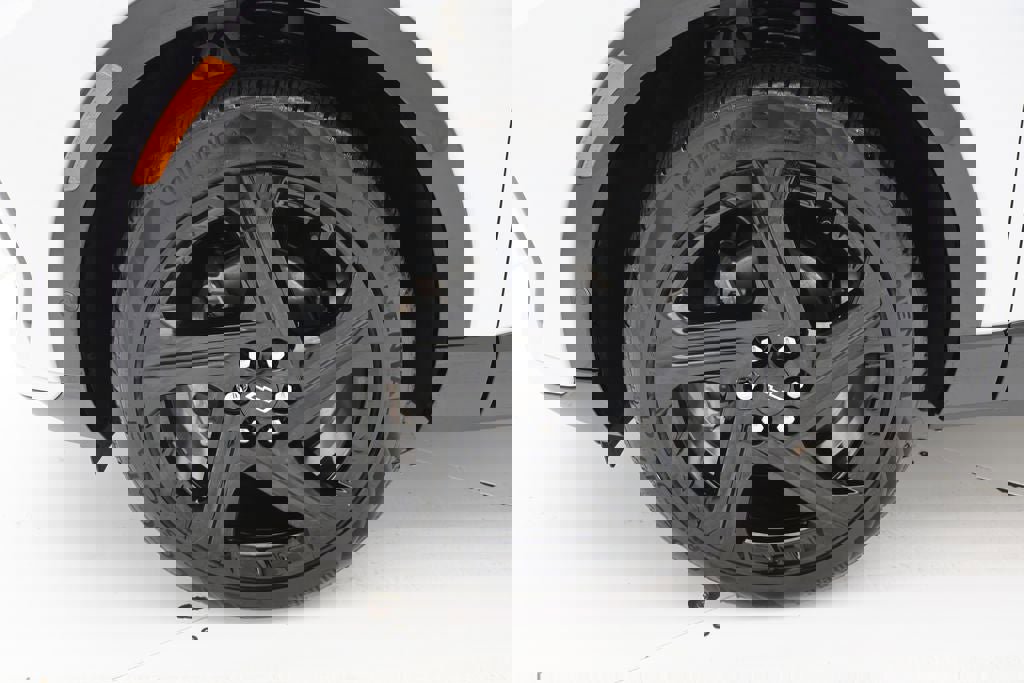 Used 2025 Chevrolet Equinox EV RS image 10