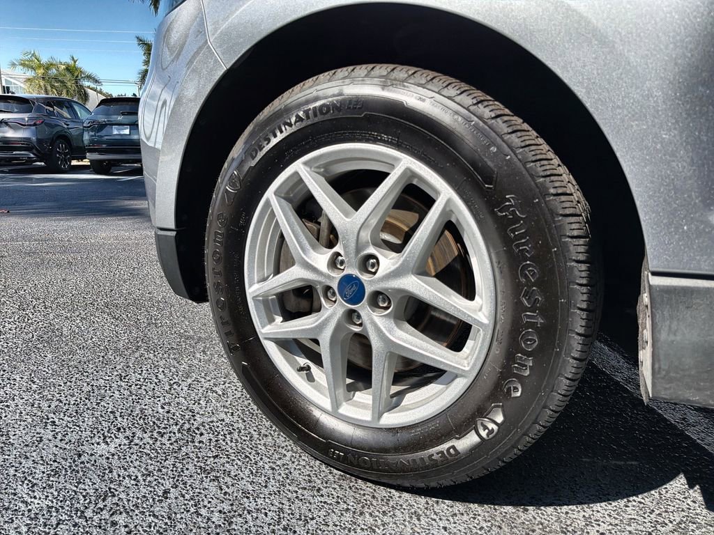 Used 2021 Ford Edge SE image 30