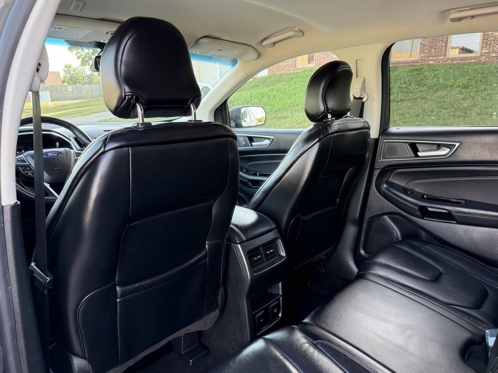 Used 2019 Ford Edge Titanium image 12