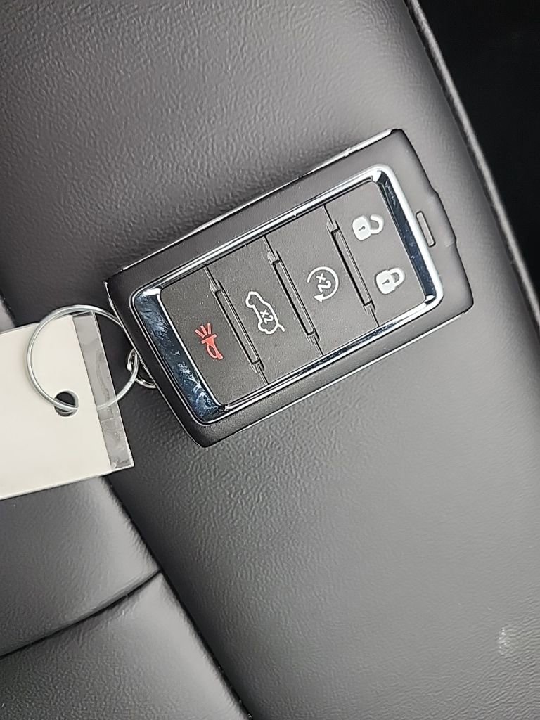 New 2025 Jeep Grand Cherokee L Limited w/ Black Appearance Package image 35