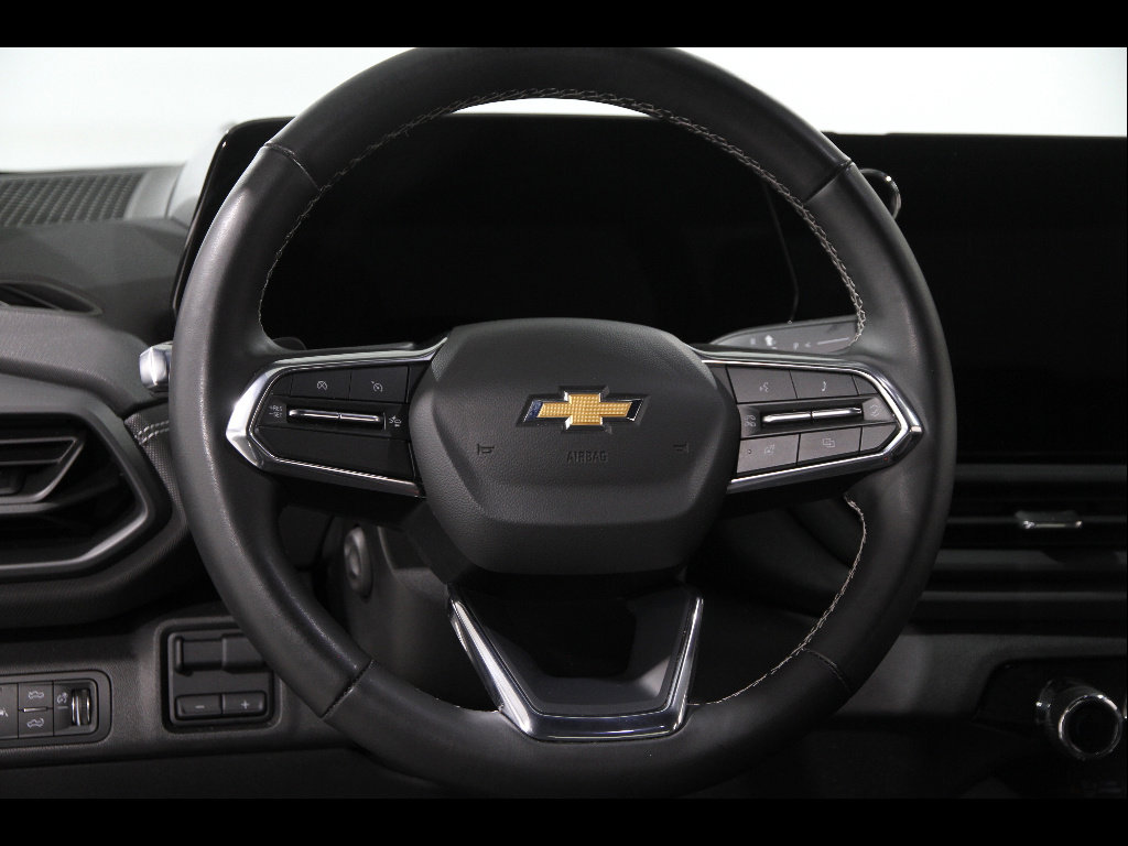 Used 2025 Chevrolet Silverado EV LT image 7