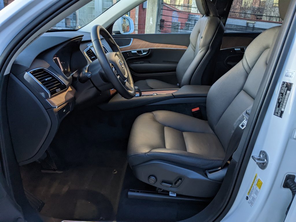 Certified 2025 Volvo XC90 B5 Plus image 11