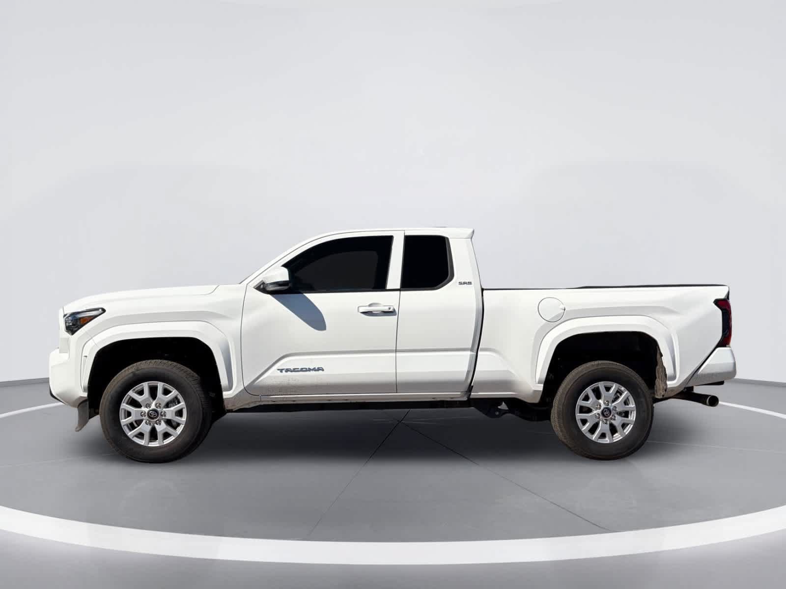 Used 2026 Toyota Tacoma SR5 RWD image 2