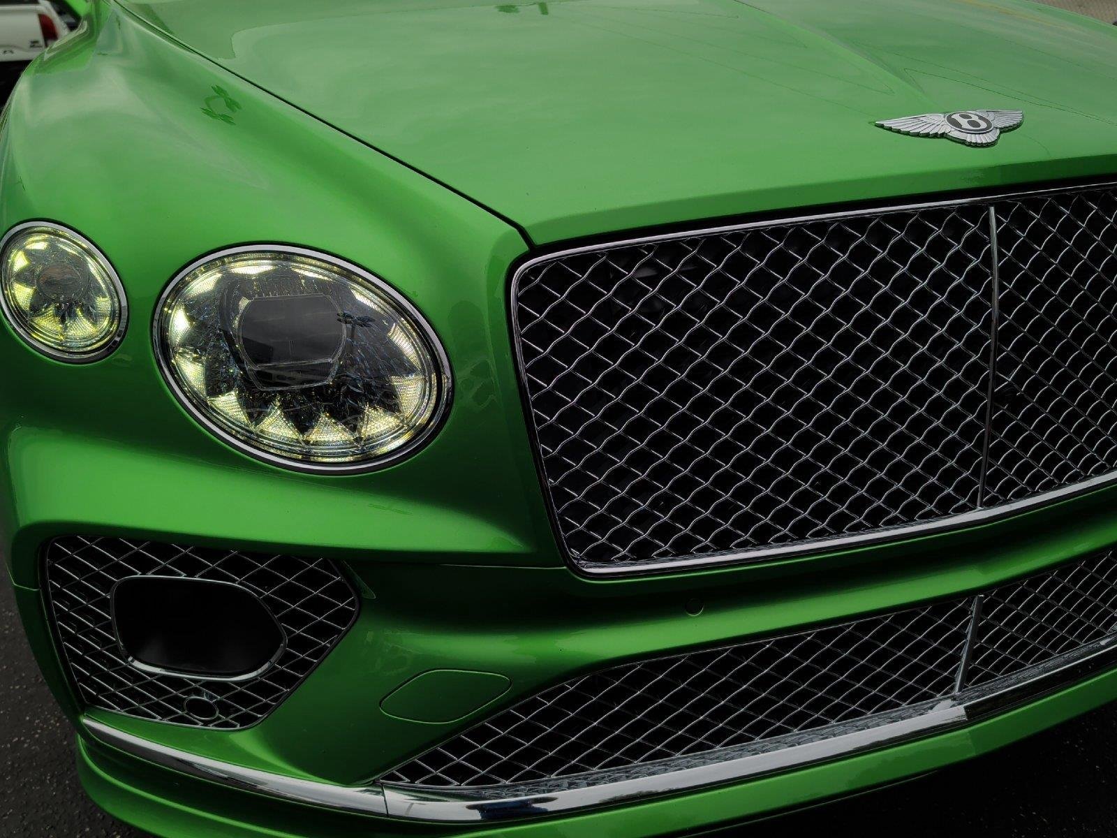Used 2021 Bentley Bentayga Speed AWD/4WD image 19