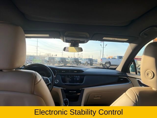 Used 2018 Cadillac XT5 Luxury w/ Driver Awareness Package image 21