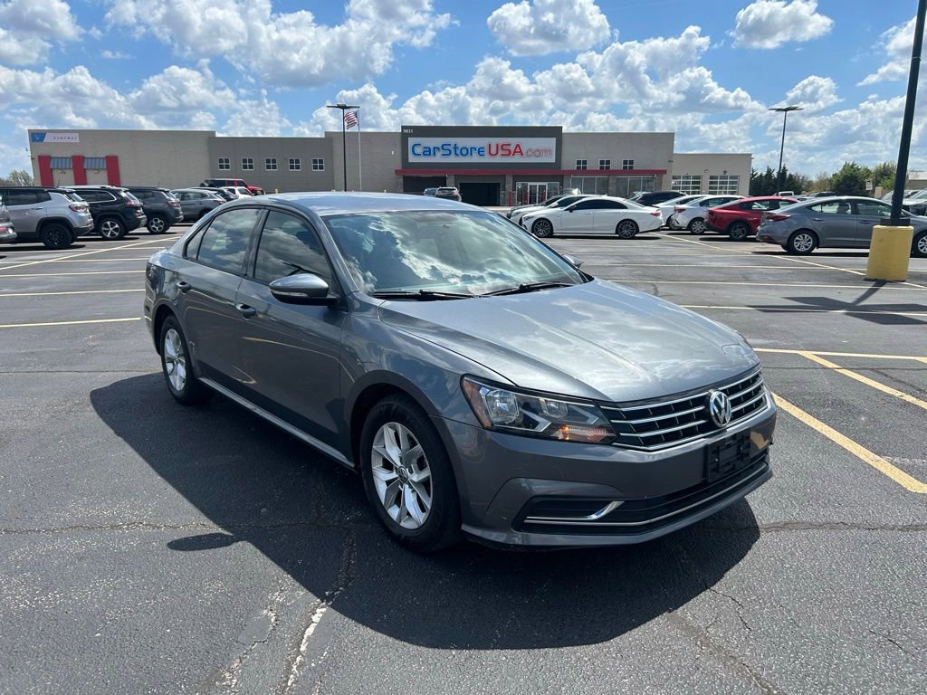 Used 2018 Volkswagen Passat 2.0T S FWD image 1