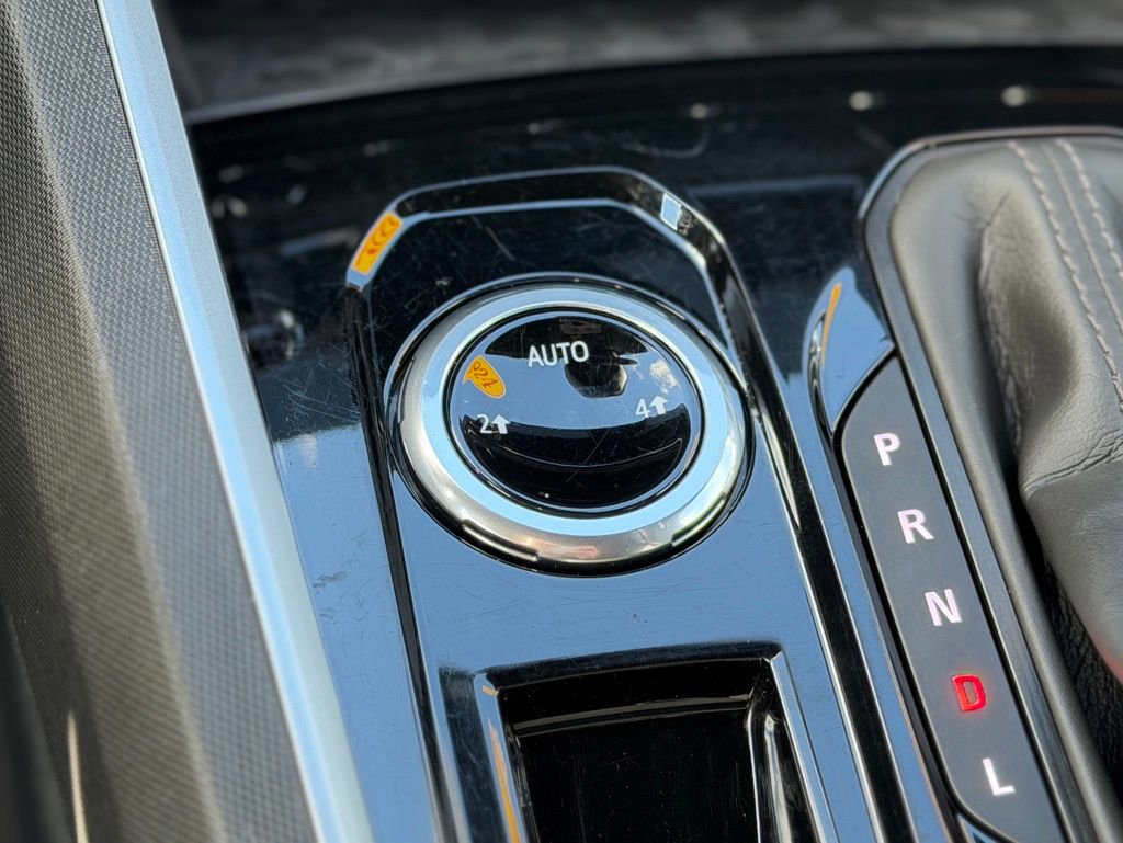 Used 2024 Chevrolet Colorado LT w/ LT Convenience Package image 17