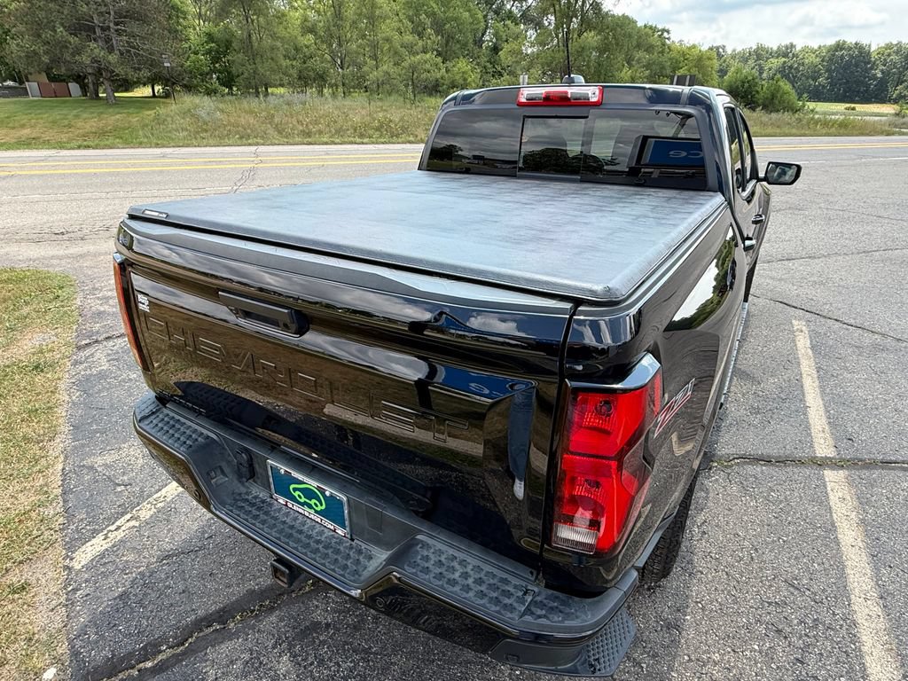 Certified 2025 Chevrolet Colorado Z71 w/ Midnight Edition AWD/4WD image 7