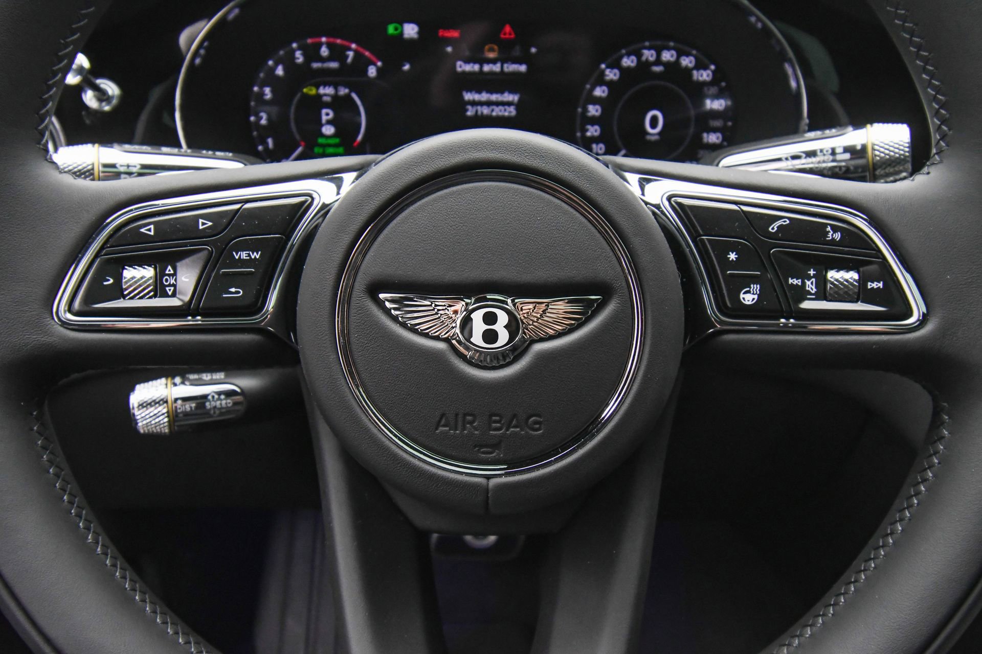 Used 2025 Bentley Flying Spur Plug-In Hybrid image 34