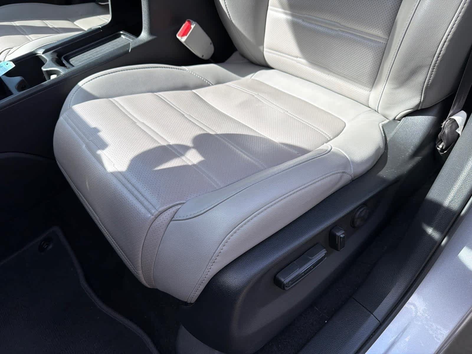 Used 2020 Honda CR-V EX-L image 16