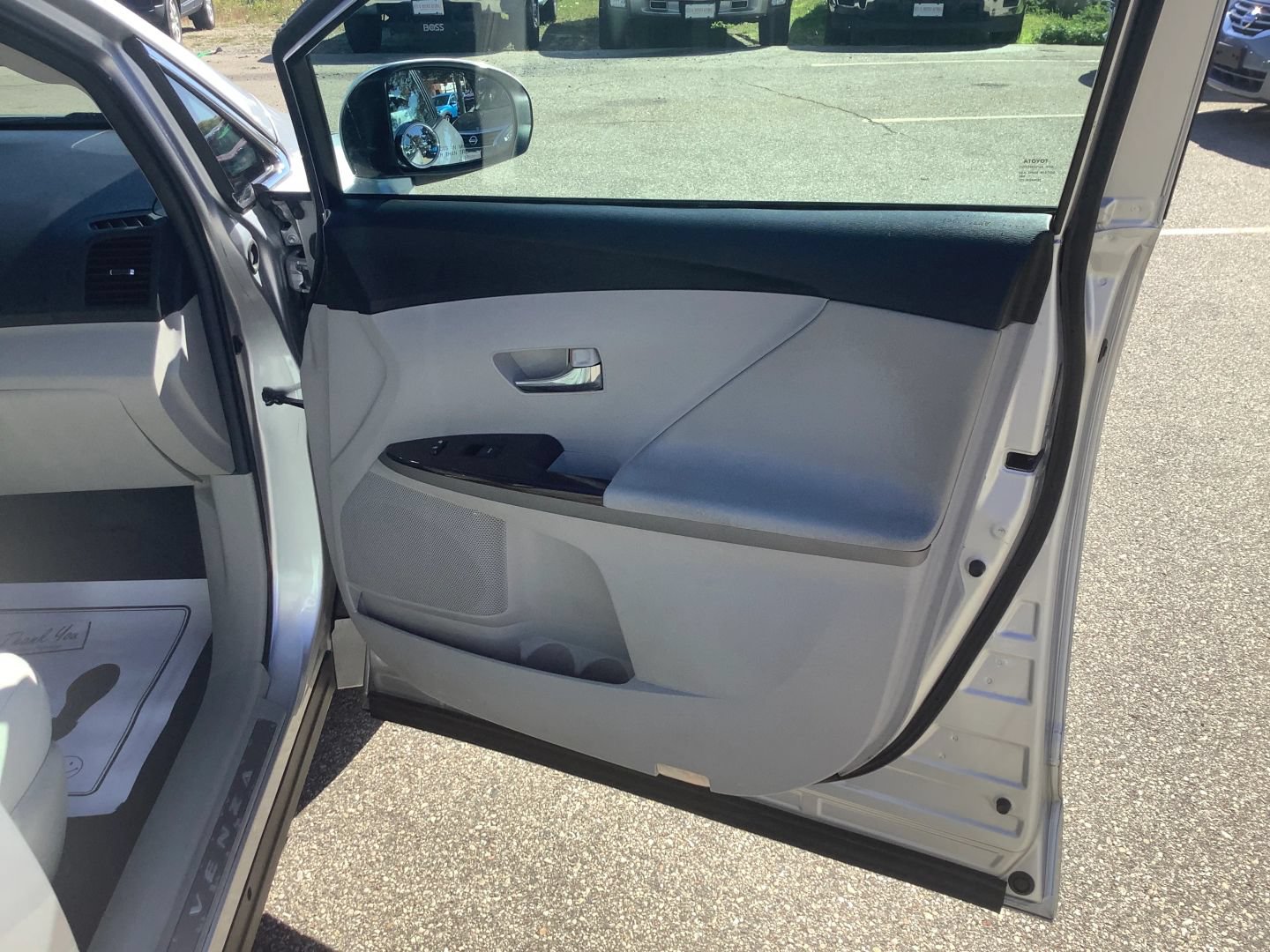 Used 2011 Toyota Venza AWD w/ Convenience Pkg image 13