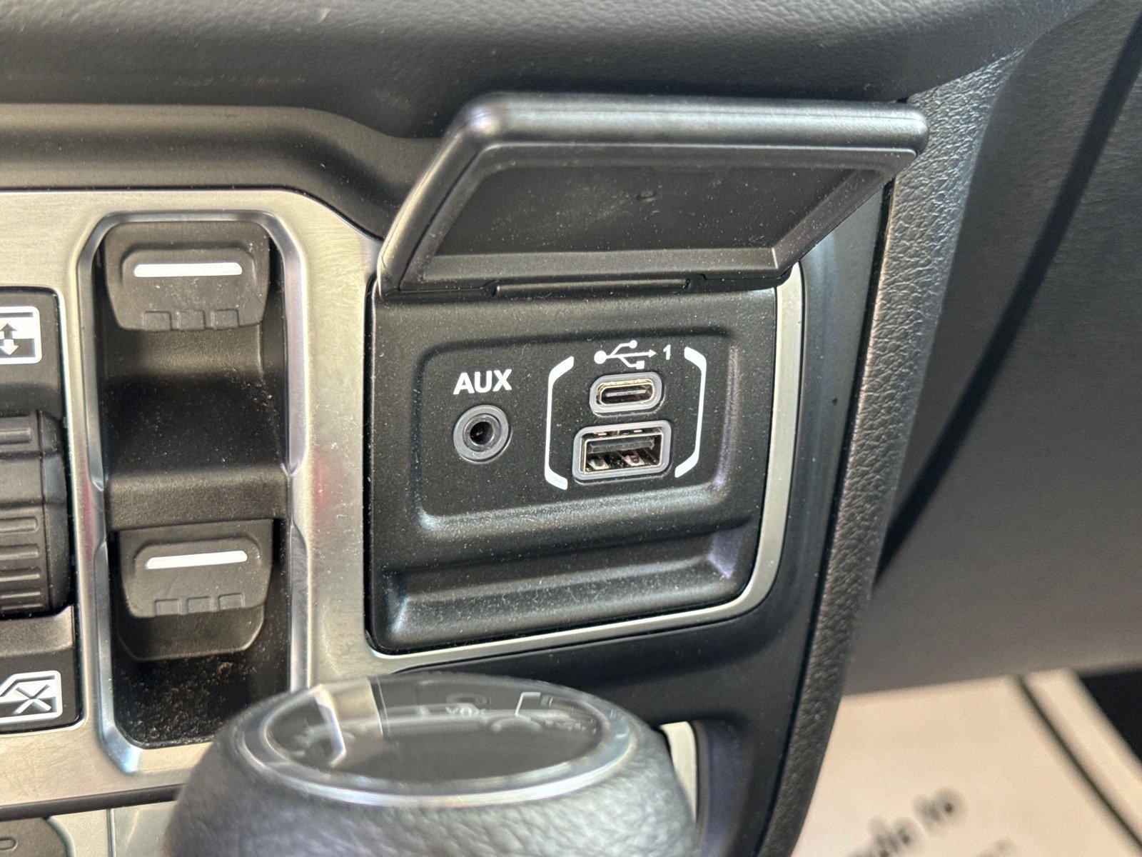 Used 2026 Jeep Gladiator Mojave AWD/4WD image 21