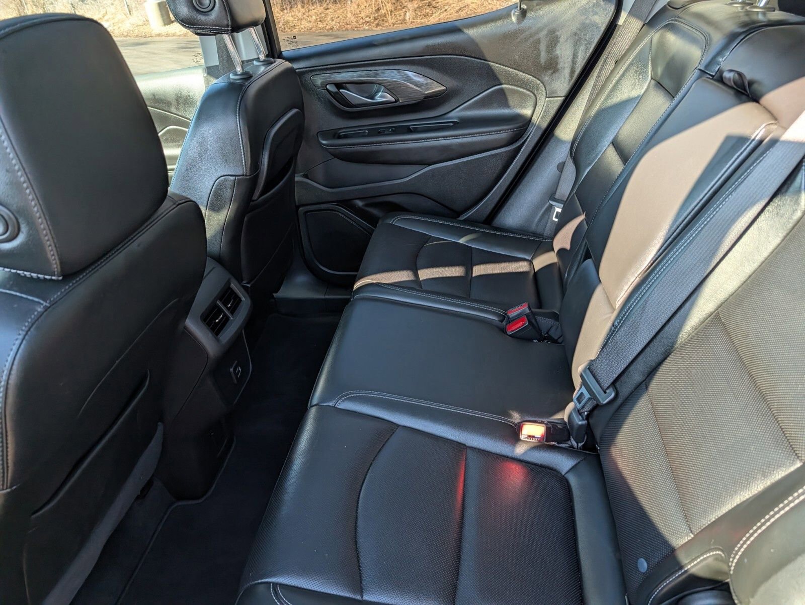 Used 2022 GMC Terrain SLT w/ Infotainment Package II image 22