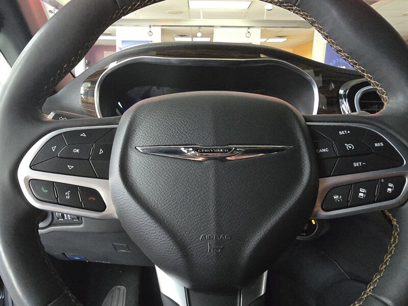 Used 2022 Chrysler Pacifica Pinnacle FWD image 29