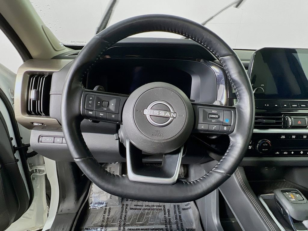 Used 2023 Nissan Pathfinder Platinum image 10