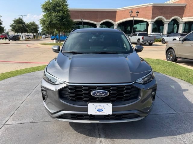 Certified 2023 Ford Escape ST-Line Select w/ Tech Pack #2 AWD/4WD image 2