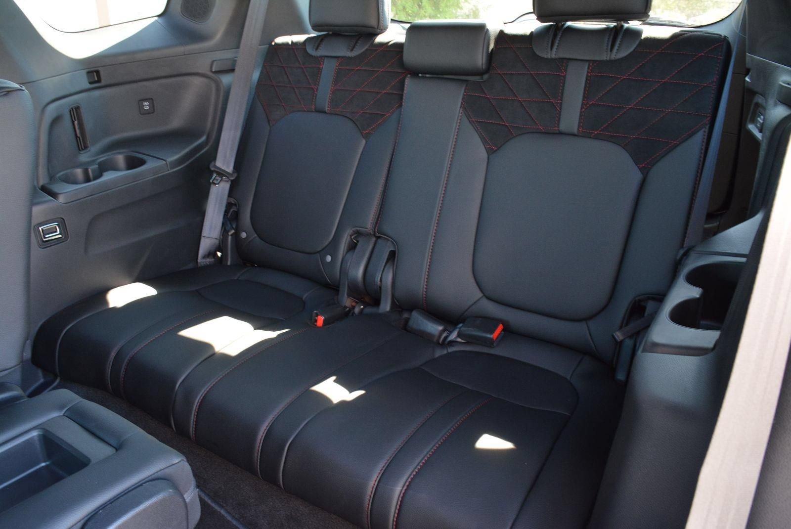 Used 2026 Honda Pilot Black Edition image 16