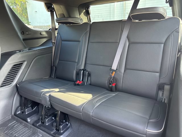 Used 2024 GMC Yukon SLT w/ SLT Luxury Package AWD/4WD image 8