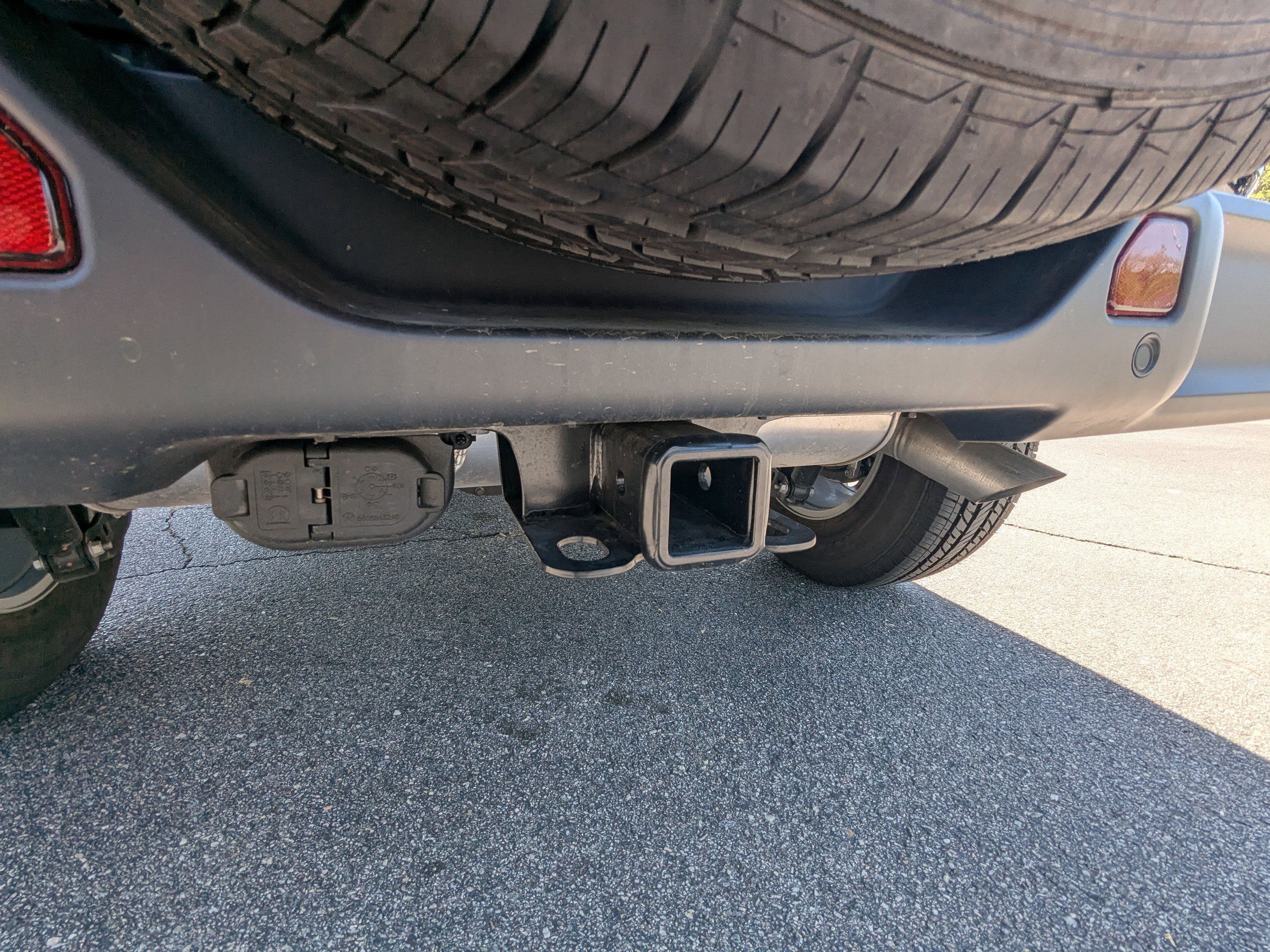 Used 2024 Jeep Wrangler Sahara w/ Safety Group image 30