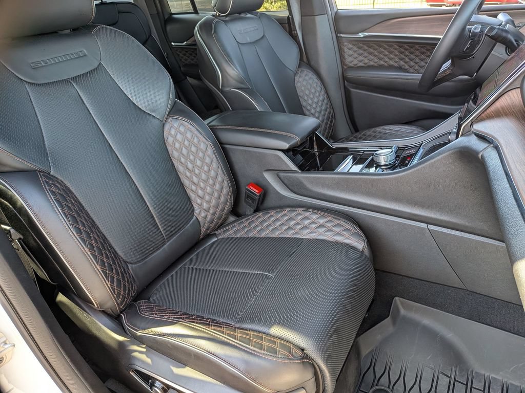 Used 2024 Jeep Grand Cherokee Summit w/ High Altitude Package AWD/4WD image 30